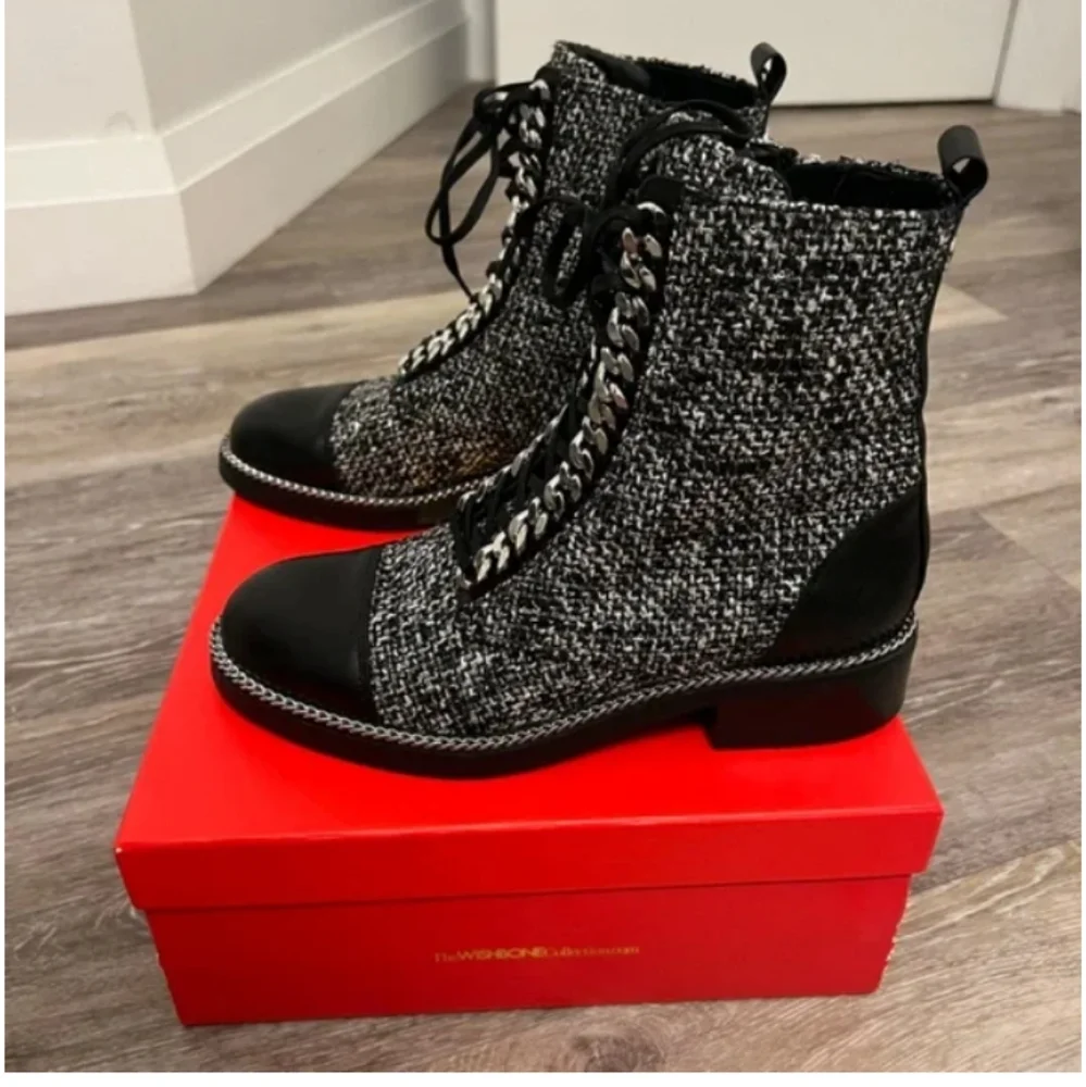 The Wishbone Black and White Combat Moto Boots with Graffiti Print Sz 7.5 - Picture 5 of 5